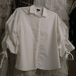 Beautiful white blouse - with Adorable sleeves